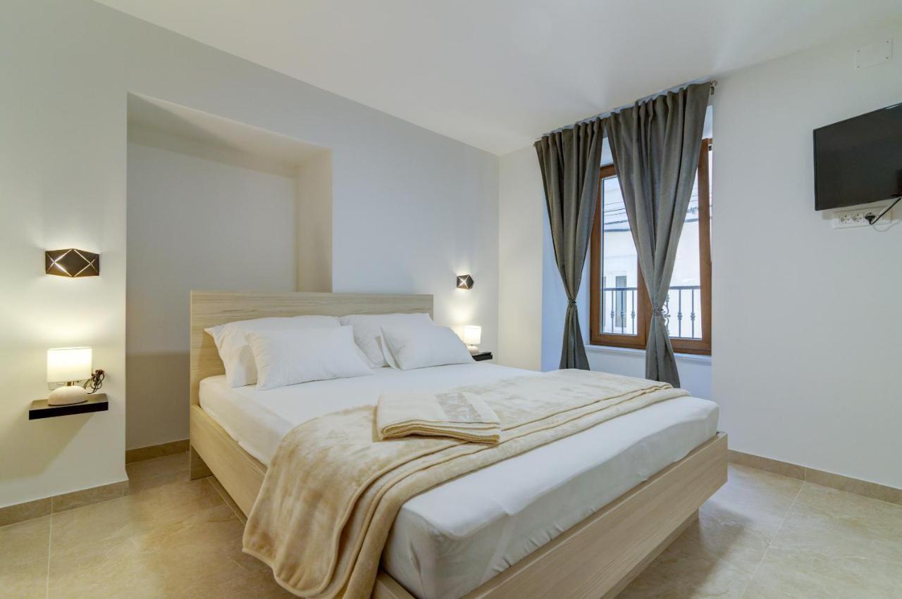 Rote Zora Apartman Zengg Kültér fotó