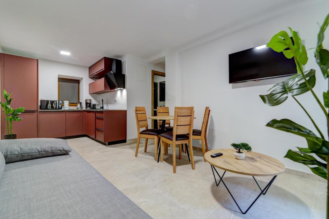 Rote Zora Apartman Zengg Kültér fotó