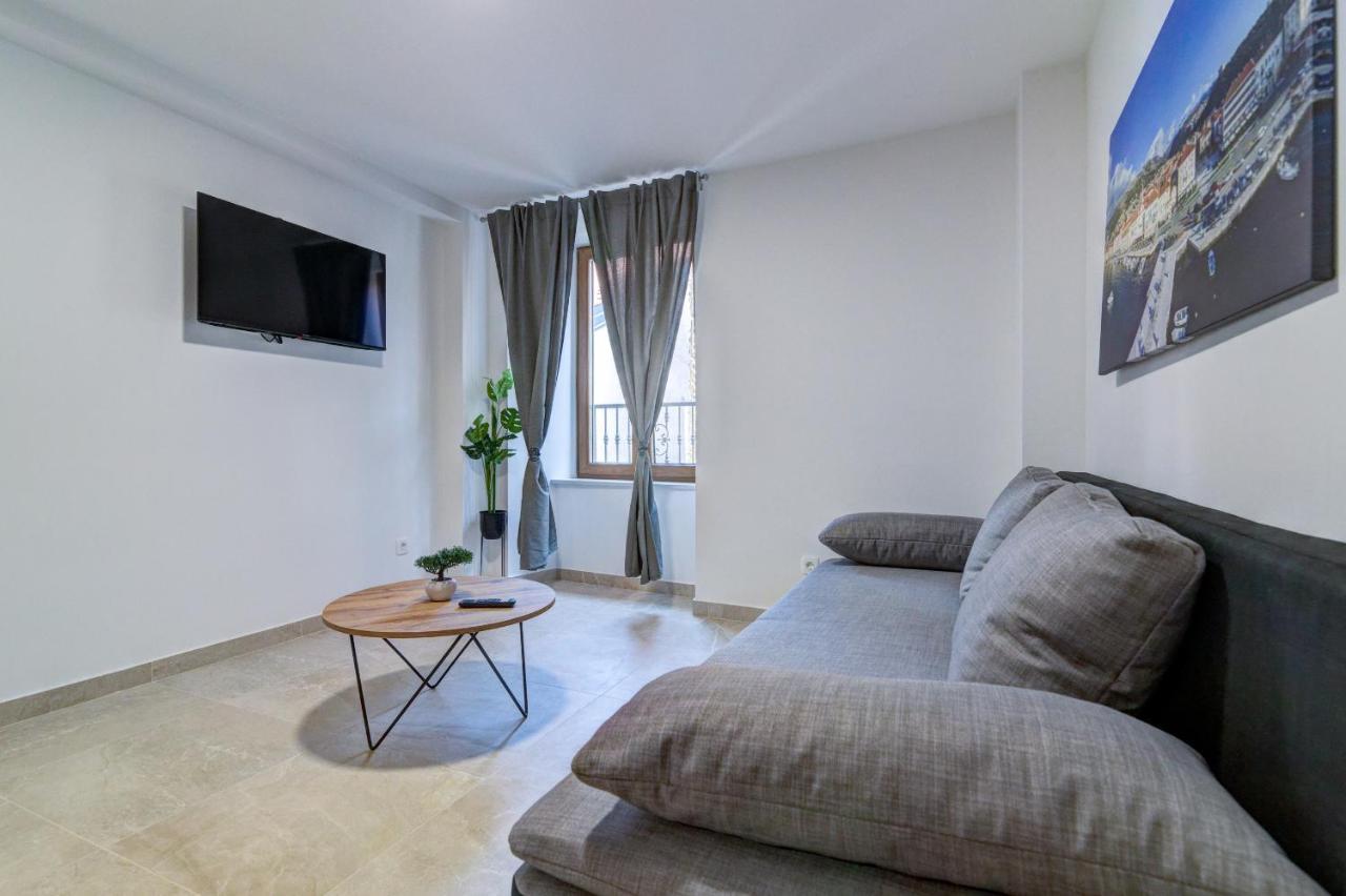 Rote Zora Apartman Zengg Kültér fotó