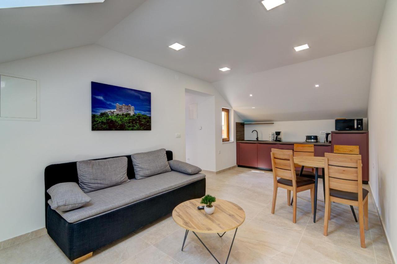 Rote Zora Apartman Zengg Kültér fotó
