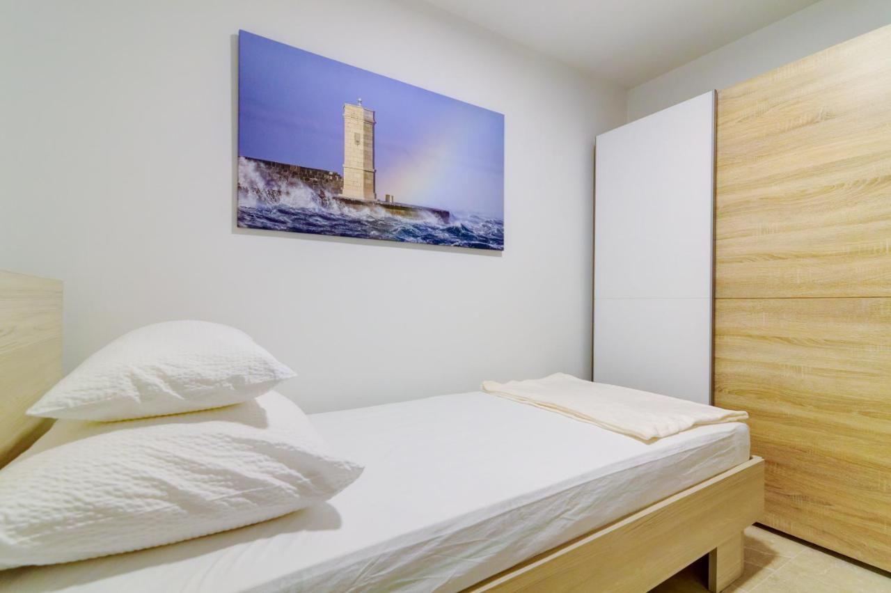 Rote Zora Apartman Zengg Kültér fotó