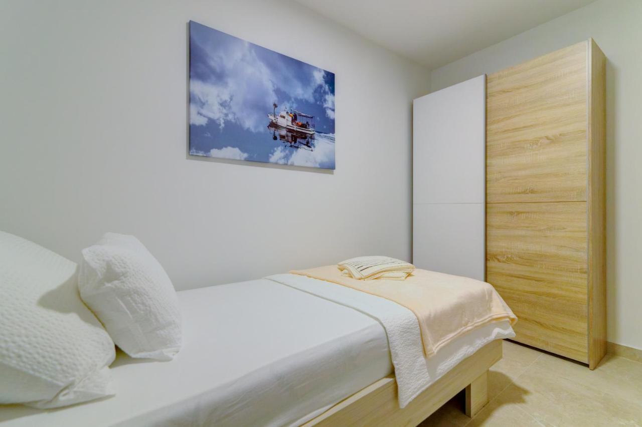 Rote Zora Apartman Zengg Kültér fotó