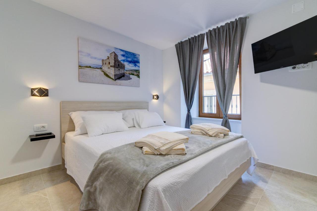 Rote Zora Apartman Zengg Kültér fotó