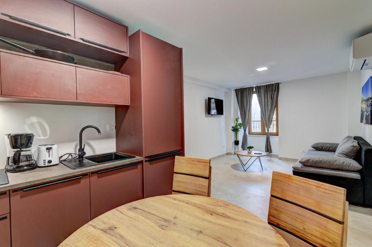 Rote Zora Apartman Zengg Kültér fotó