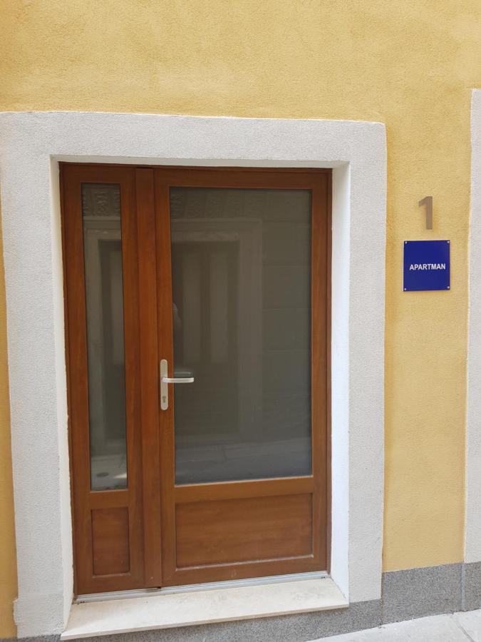 Rote Zora Apartman Zengg Kültér fotó